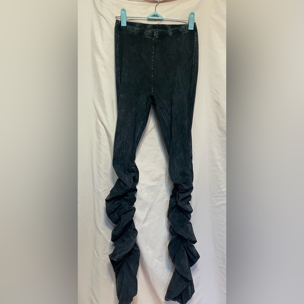 Fashion Nova leggings. Size small.